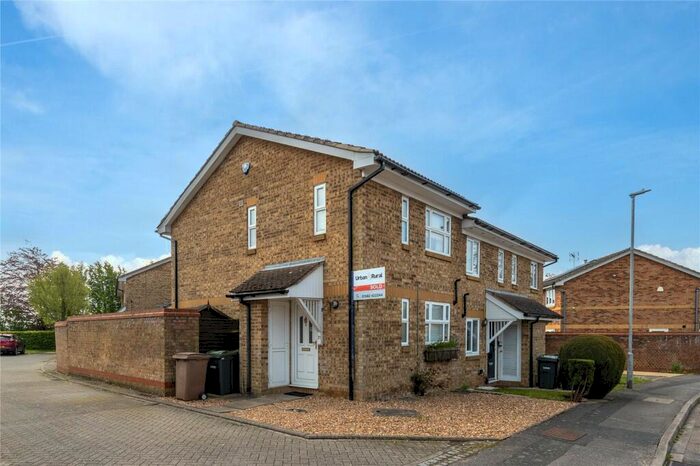 2 Bedroom Semi-Detached House To Rent In Rushall Green, Luton, LU2