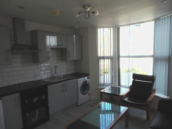1 Bedroom Flat To Rent In Connaught Road, Cardiff, CF24