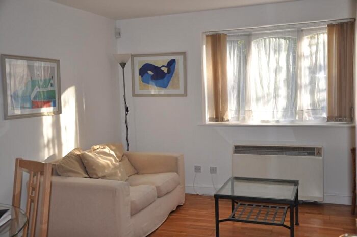 2 Bedroom Property To Rent In Telegraph Place, London, E14