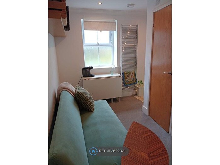 1 Bedroom Flat To Rent In Knighton Terrace, London, E11