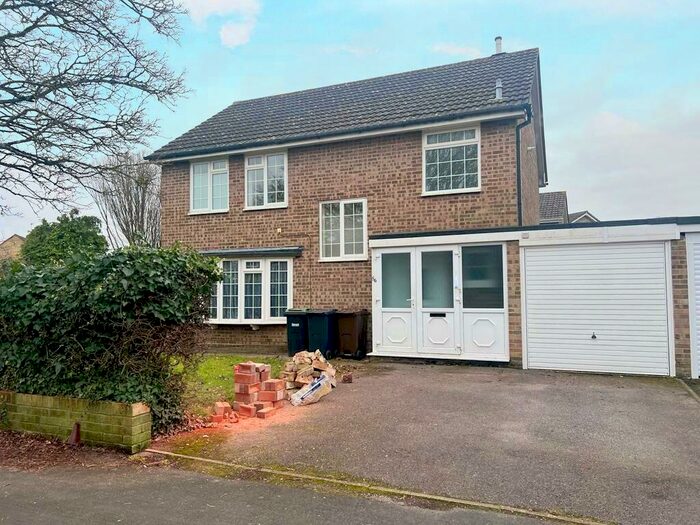 4 Bedroom House To Rent In Highfield Avenue, Waterlooville., PO7