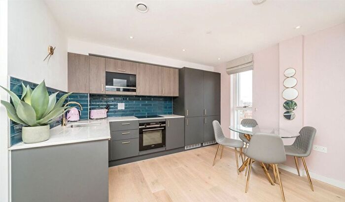 1 Bedroom Flat For Sale In Heckfield Place, Fulham, SW6