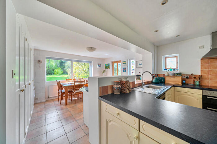 4 Bedroom Detached House For Sale In Forge Close, Horton-cum-Studley, Oxfordshire, OX33