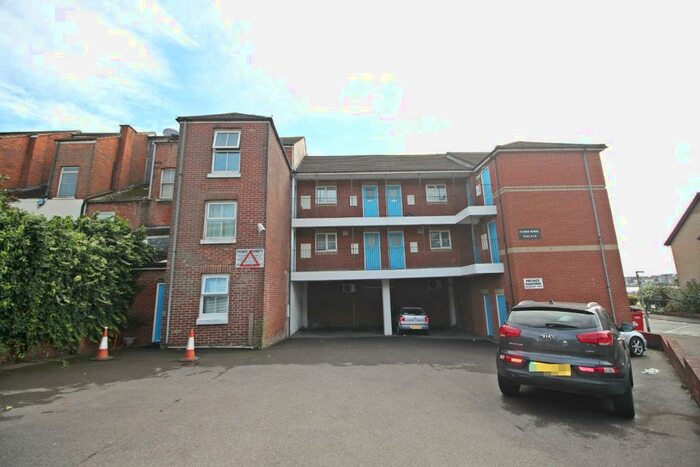 1 Bedroom House To Rent In Oakbank Road, Southampton, SO19