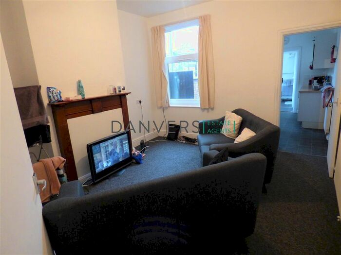 4 Bedroom Terraced House To Rent In Ullswater Street, Leicester, LE2