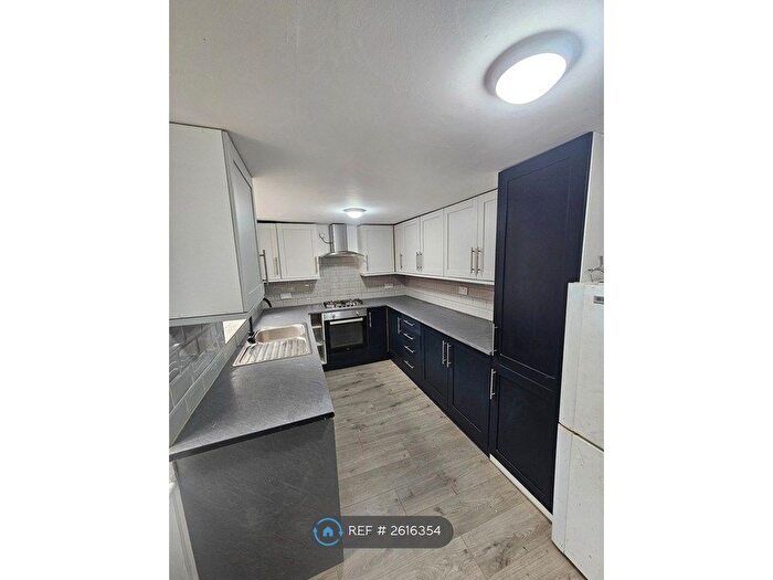 4 Bedroom Terraced House To Rent In Viscount Street, Manchester, M14