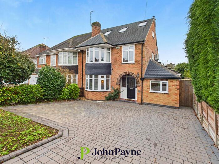 3 Bedroom Semi Detached House For Sale In Baginton Road, Styvechale, Coventry, CV3