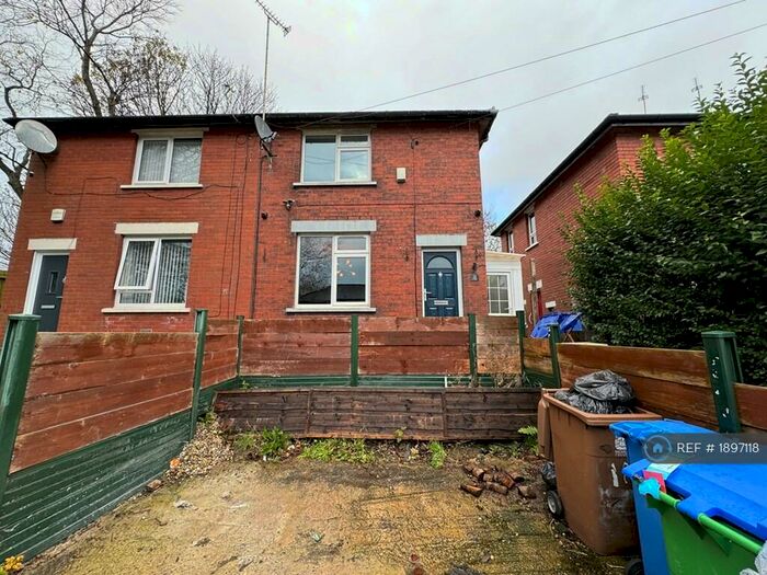 2 Bedroom Semi-Detached House To Rent In Westward Ho, Milnrow, Rochdale, OL16