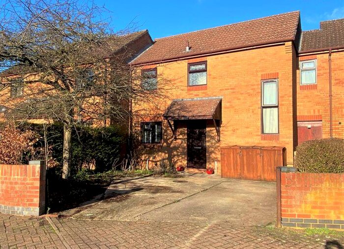 3 Bedroom Terraced House To Rent In Brook View, Oxford, OX4
