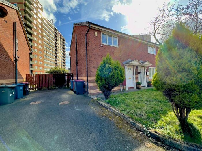 3 Bedroom Semi-Detached House To Rent In Angora Drive, Trinity Riverside, M3