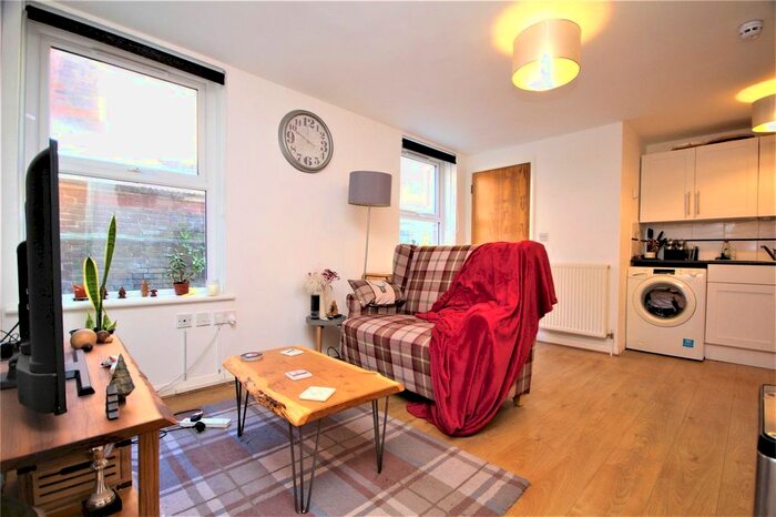 1 Bedroom Flat To Rent In Cowper Road, Worthing, West Sussex, BN11