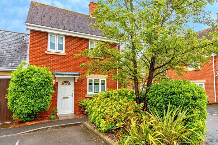 2 Bedroom Link Detached House For Sale In Sutton Park Road, Sutton Scotney, Winchester, Hampshire, SO21