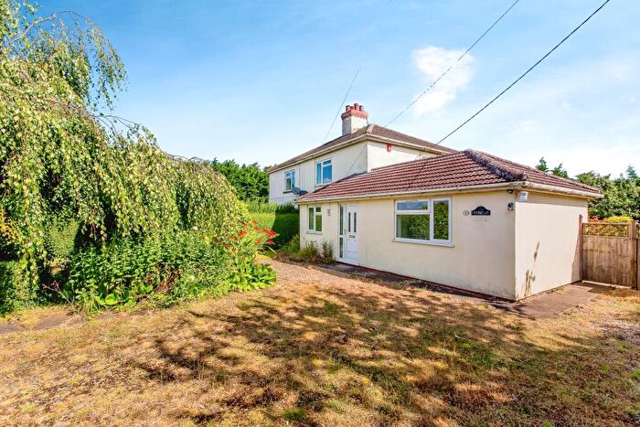 4 Bedroom Semi-Detached House For Sale In Main Road, Holland Fen, Lincoln, Lincolnshire, LN4