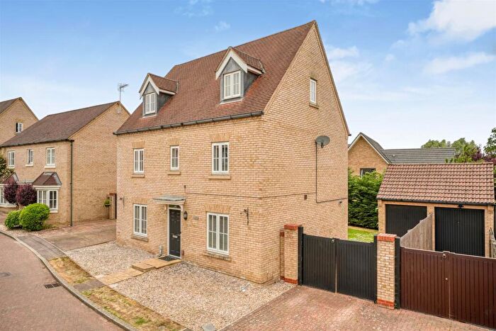 5 Bedroom Detached House For Sale In Lockwood Chase, Oxley Park, Milton Keynes, MK4