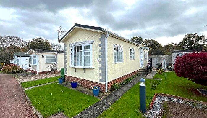 2 Bedroom Park Home For Sale In Bluebell Woods, Shalloak Road, Broad Oak, Canterbury, CT2