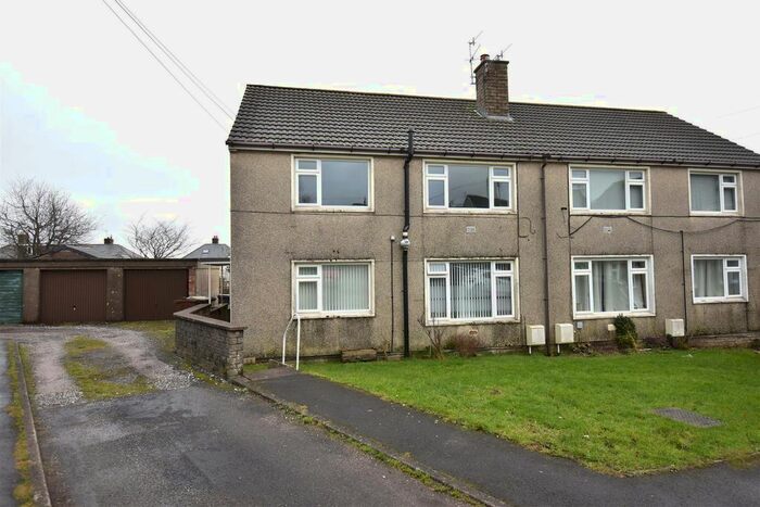1 Bedroom Flat For Sale In Meadow Avenue, Peak Dale, Buxton, SK17