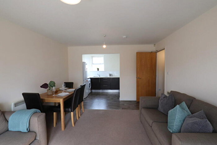 5 Bedroom Flat To Rent In Helmsley Mews, Newcastle Upon Tyne, NE2