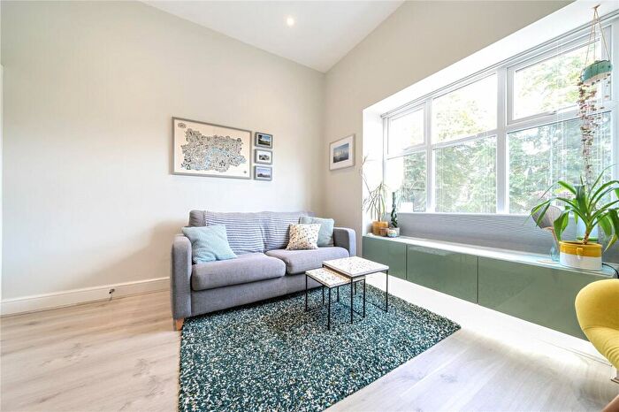 1 Bedroom Flat For Sale In High Street, Penge, London, SE20
