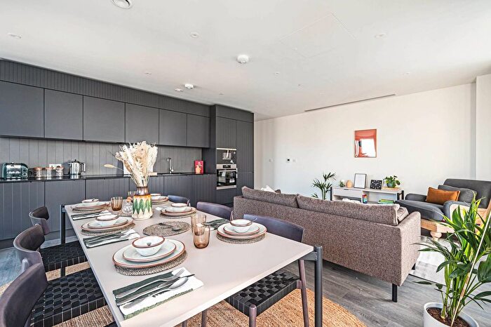 2 Bedroom Flat To Rent In Cherry Park Lane, Stratford, London, E20