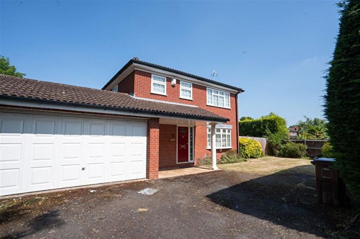 3 Bedroom Detached House For Sale In Kemerton Way, Solihull, B90