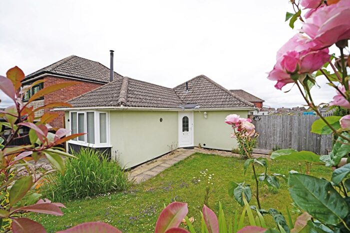2 Bedroom Detached Bungalow For Sale In Grove Hill, Highworth, SN6