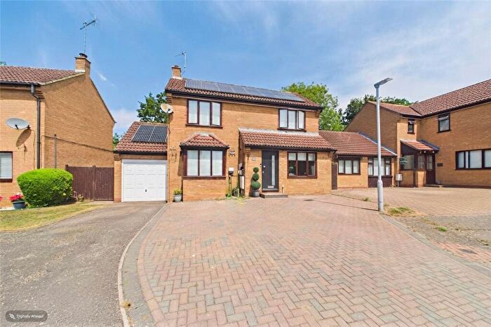 3 Bedroom Detached House For Sale In Aviemore Gardens, West Hunsbury, Northampton, NN4