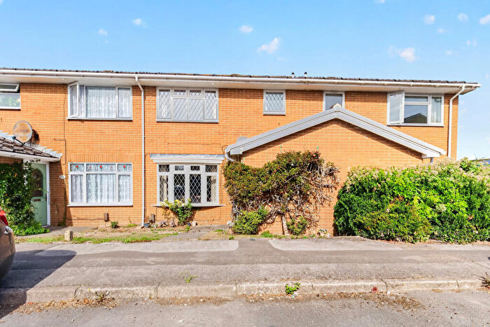 3 Bedroom Terraced House For Sale In Rathgar Close, Redhill, Surrey, RH1
