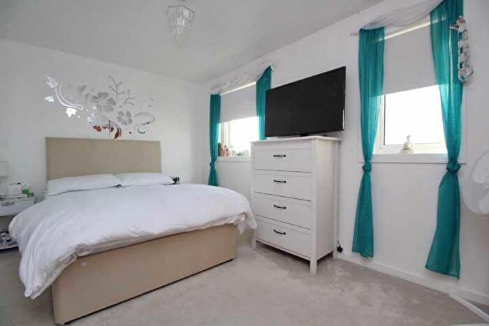 2 Bedroom Duplex To Rent In Maitland Court, Helensburgh, G84