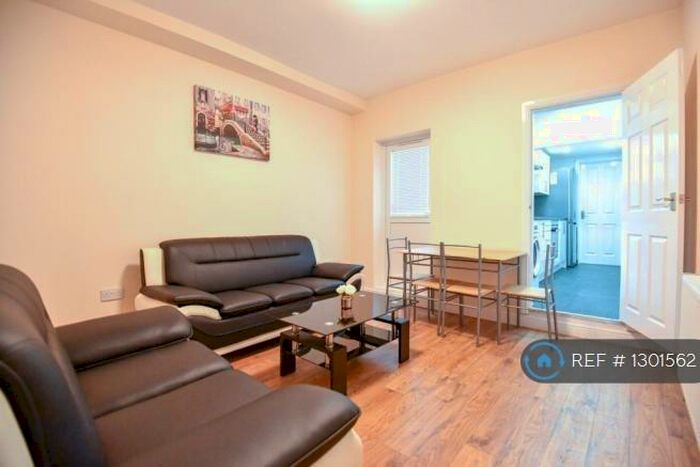 4 Bedroom Terraced House To Rent In Carmelite Road, Coventry, CV1