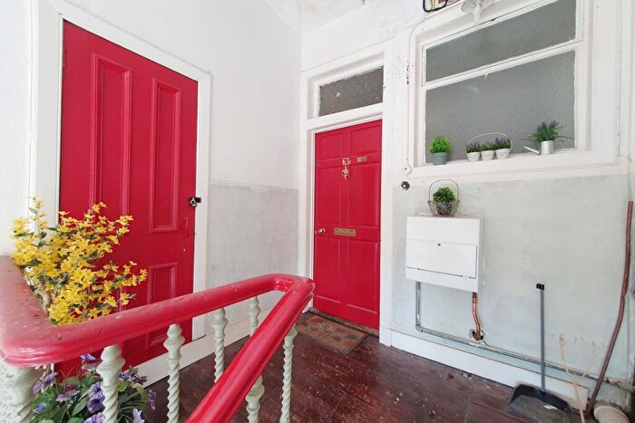 1 Bedroom Flat For Sale In C, High Street, Dumbarton, G82