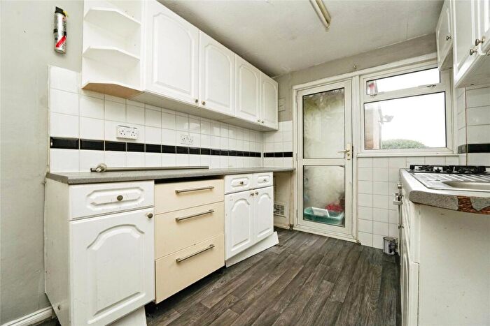 3 Bedroom End Of Terrace House For Sale In Elderwood Way, Tuffley, Gloucester, Gloucestershire, GL4