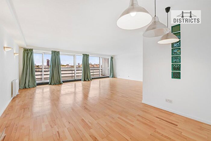 2 Bedroom Flat To Rent In Arnhem Place, London, E14