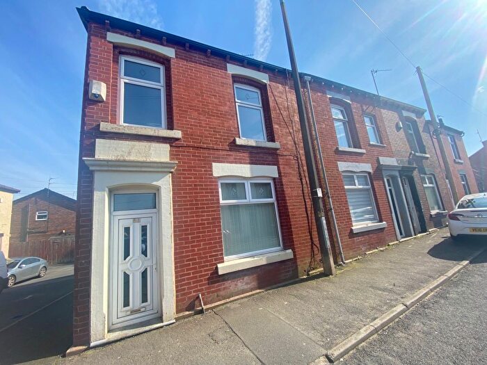 3 Bedroom Terraced House For Sale In Moorgate Street, Blackburn, BB2