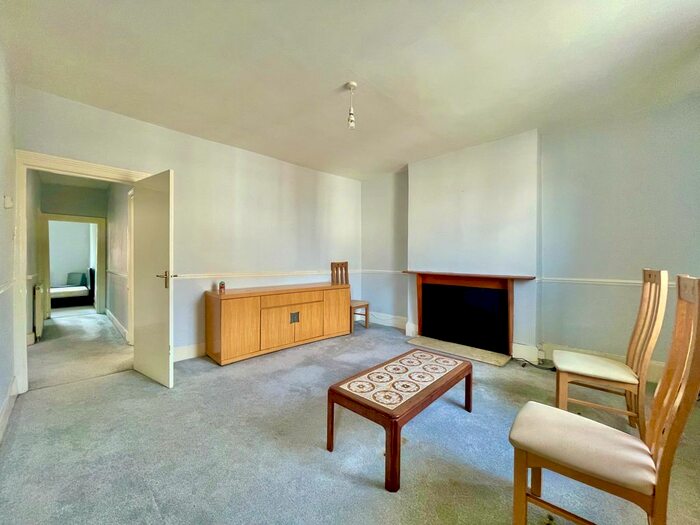 2 Bedroom Flat To Rent In Lichfield Grove, London, N3