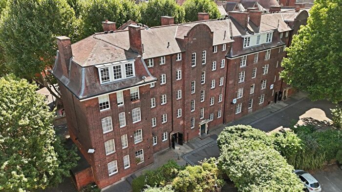 1 Bedroom Flat For Sale In Wargrave House, Arnold Circus, E2