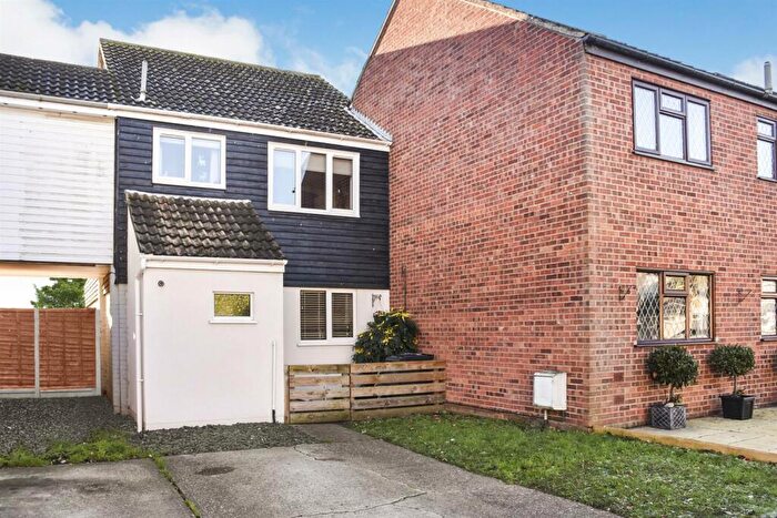 3 Bedroom House For Sale In Hunt Avenue, Heybridge, CM9