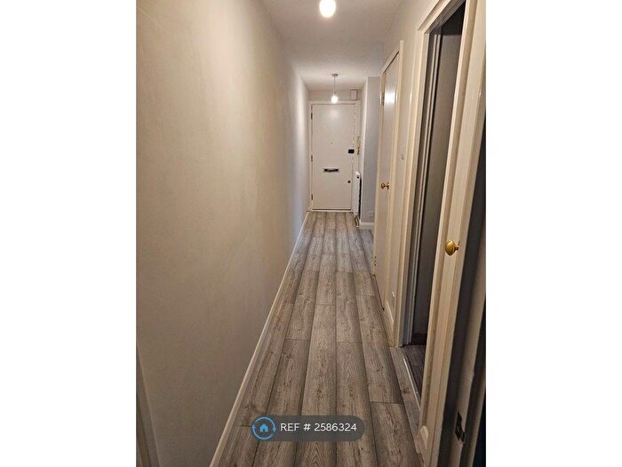 1 Bedroom Flat To Rent In Whernside Close, London, SE28