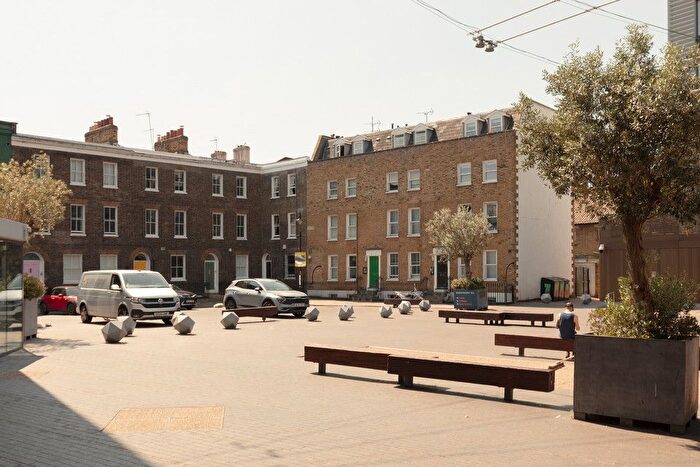 1 Bedroom Flat For Sale In Bermondsey Square, Bermondsey Village, SE1
