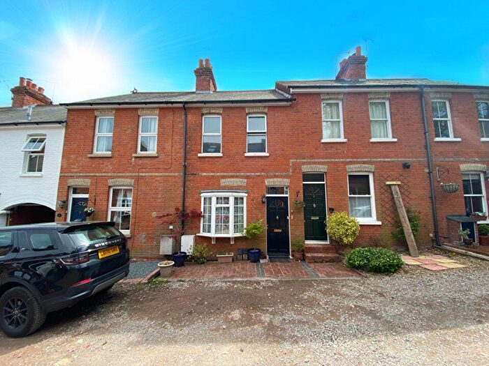 2 Bedroom House To Rent In Hillside Lane, Farnham, GU9