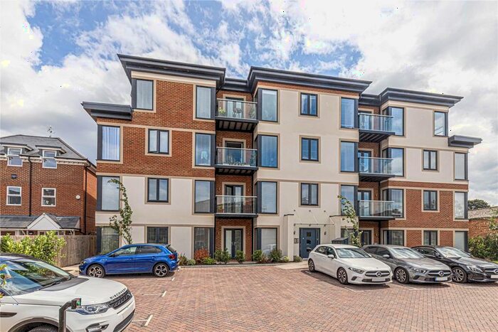 1 Bedroom Flat To Rent In Springfield Lane, Weybridge, KT13