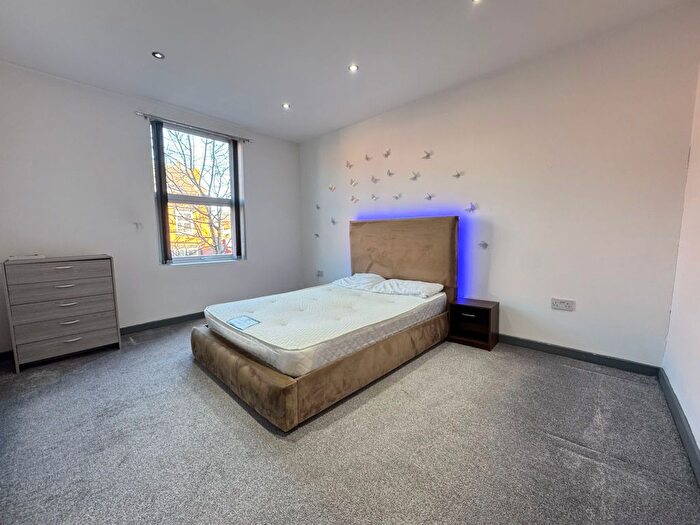 2 Bedroom Terraced House To Rent In Sefton Terrace, LS11