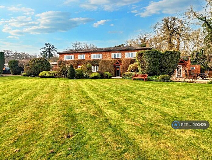 5 Bedroom Detached House To Rent In Clamp Hill, Stanmore, HA7