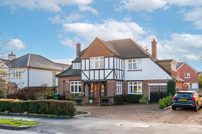 4 Bedroom Detached House For Sale In Carlton Road, Redhill, RH1