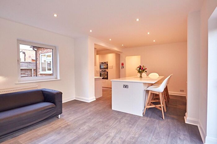 1 Bedroom House Of Multiple Occupation To Rent In Ardmore Avenue, Guildford, Surrey, GU2