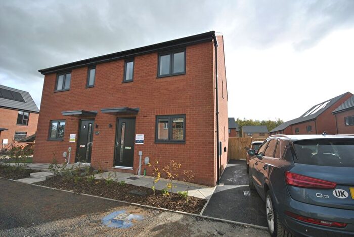 2 Bedroom Semi-Detached House To Rent In Kittiwake Road, Edenthorpe, Doncaster, DN3