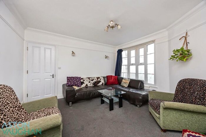 3 Bedroom End Of Terrace House For Sale In Kingsbury Road, Brighton, BN1