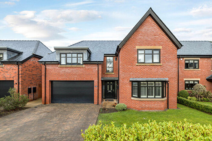 5 Bedroom Detached House For Sale In Chapel Fold, Whittle-Le-Woods, PR6