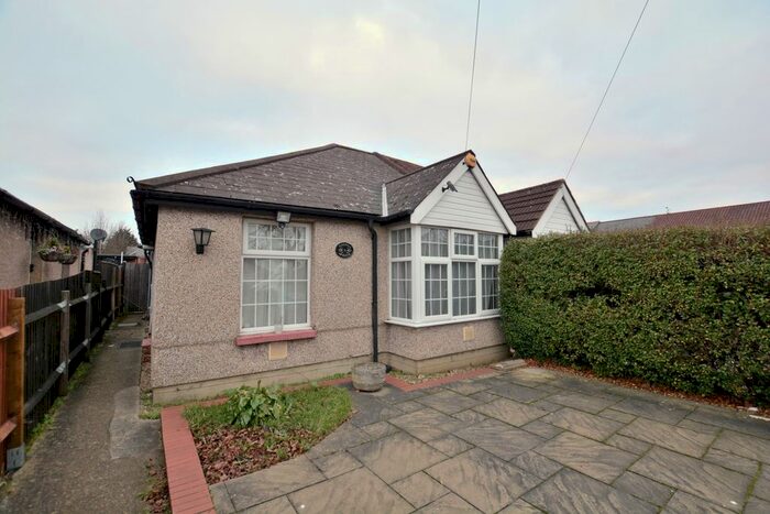 2 Bedroom Bungalow To Rent In Pinkwell Avenue, Hayes UB3