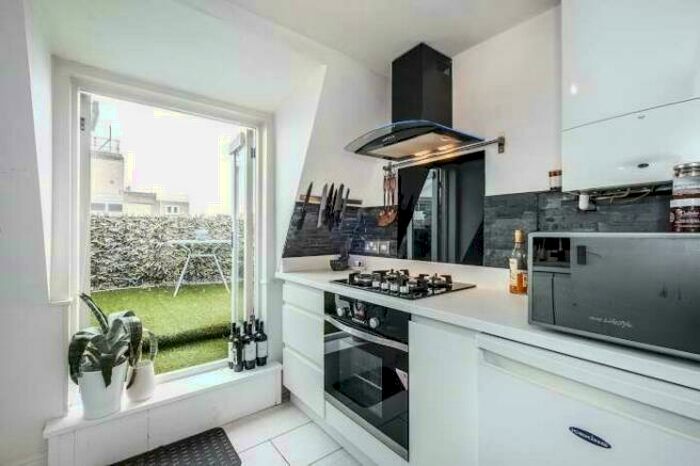 2 Bedroom Apartment To Rent In Upper Street, London, N1