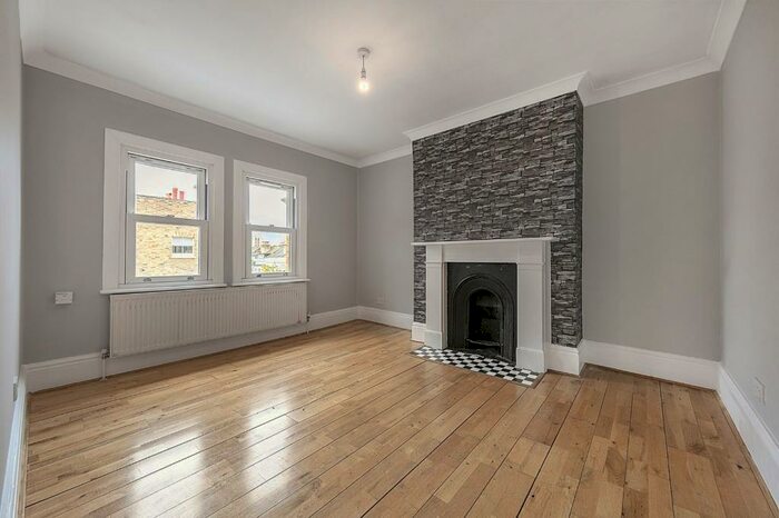 1 Bedroom Apartment To Rent In Woodland Road, London, SE19